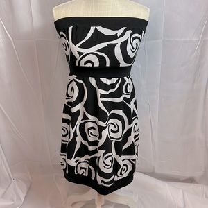 Old Navy women’s cocktail dress, black and white size small